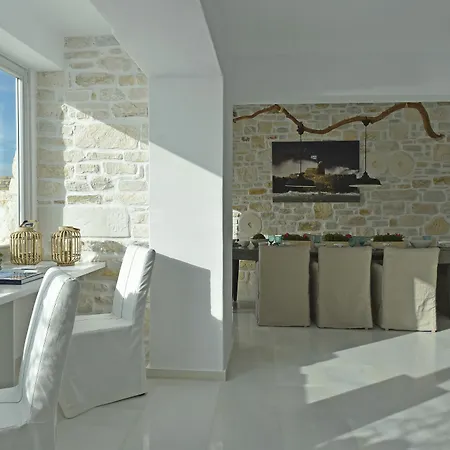 Aethra Apartment *