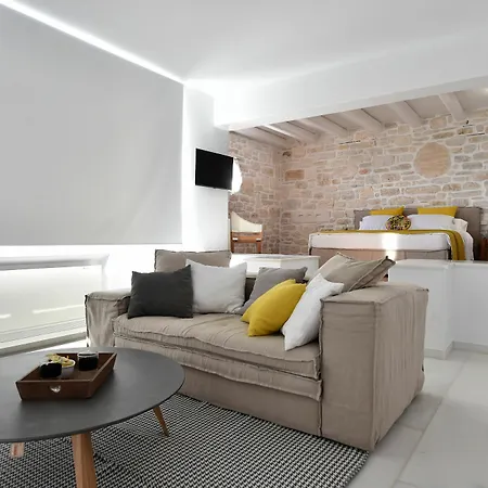 Aethra Apartment *