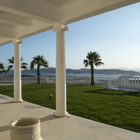 Aethra Apartment